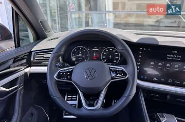 Внедорожник / Кроссовер Volkswagen Touareg 2023 в 