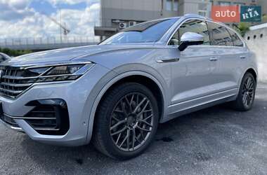 Внедорожник / Кроссовер Volkswagen Touareg 2022 в 