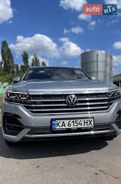 Внедорожник / Кроссовер Volkswagen Touareg 2022 в 