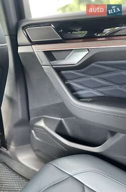 Внедорожник / Кроссовер Volkswagen Touareg 2022 в 
