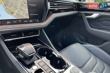 Внедорожник / Кроссовер Volkswagen Touareg 2022 в 