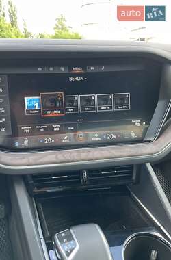 Внедорожник / Кроссовер Volkswagen Touareg 2022 в 
