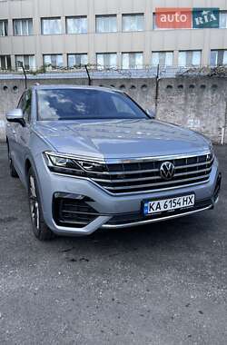 Внедорожник / Кроссовер Volkswagen Touareg 2022 в 