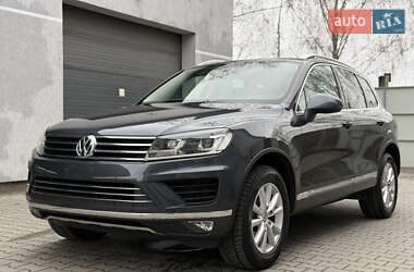 Внедорожник / Кроссовер Volkswagen Touareg 2015 в Луцке