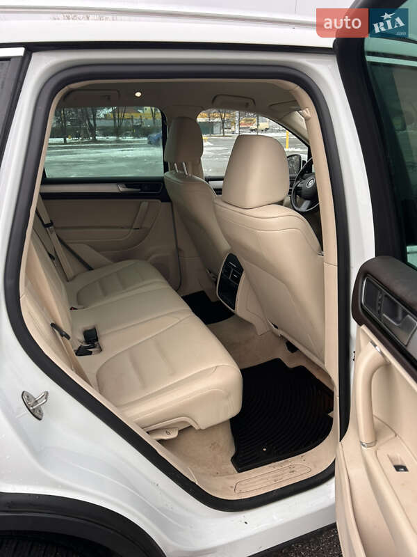 Внедорожник / Кроссовер Volkswagen Touareg 2015 в Броварах фото 14 Внедорожник / Кроссовер Volkswagen Touareg 2015 в Броварах