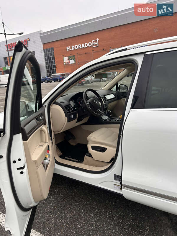 Внедорожник / Кроссовер Volkswagen Touareg 2015 в Броварах фото 11 Внедорожник / Кроссовер Volkswagen Touareg 2015 в Броварах