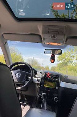 Внедорожник / Кроссовер Volkswagen Touareg 2006 в 