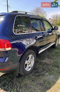 Внедорожник / Кроссовер Volkswagen Touareg 2006 в 