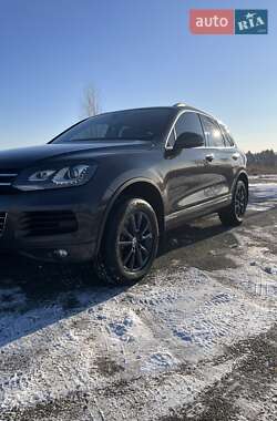 Внедорожник / Кроссовер Volkswagen Touareg 2011 в 