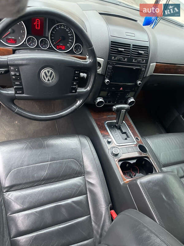 Внедорожник / Кроссовер Volkswagen Touareg 2008 в Кицмани
