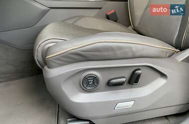 Внедорожник / Кроссовер Volkswagen Touareg 2023 в 