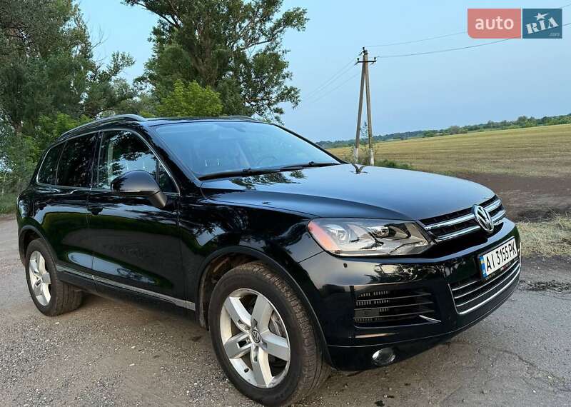 Внедорожник / Кроссовер Volkswagen Touareg 2011 в Василькове