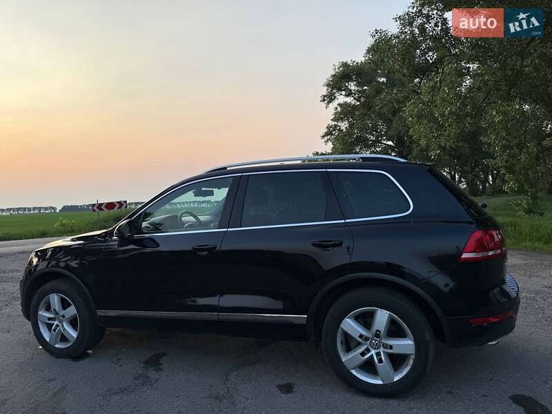 Внедорожник / Кроссовер Volkswagen Touareg 2011 в Василькове