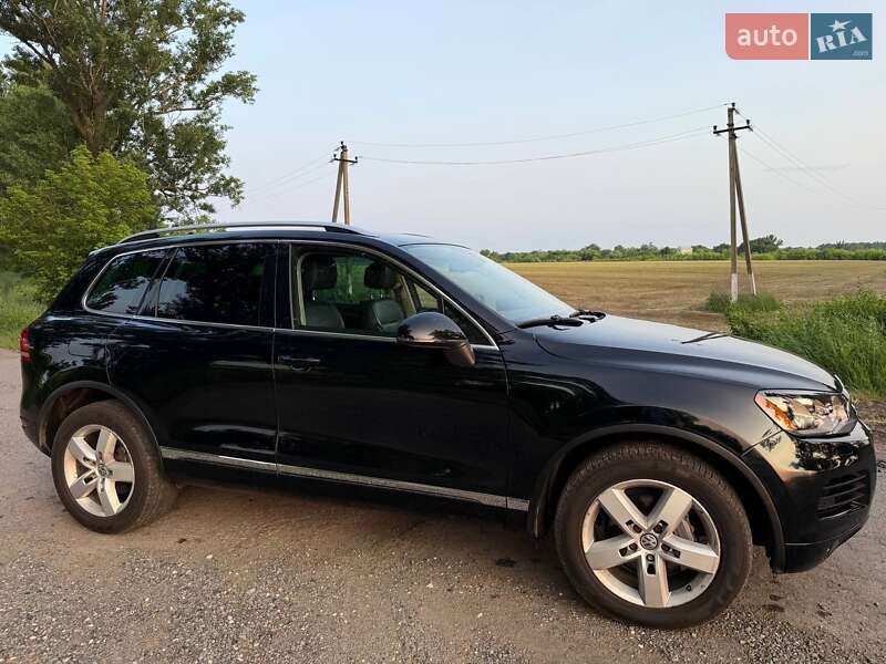 Внедорожник / Кроссовер Volkswagen Touareg 2011 в Василькове