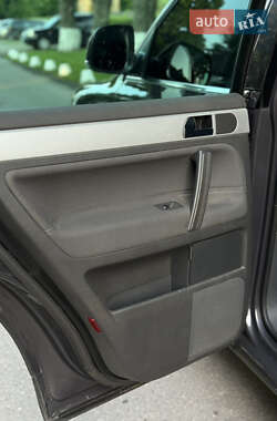 Позашляховик / Кросовер Volkswagen Touareg 2007 в 