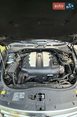 Позашляховик / Кросовер Volkswagen Touareg 2007 в 