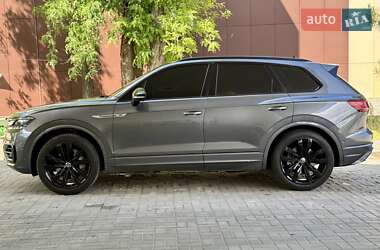 Позашляховик / Кросовер Volkswagen Touareg 2020 в 