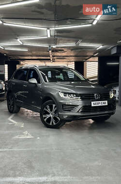 Позашляховик / Кросовер Volkswagen Touareg 2016 в Одесі
