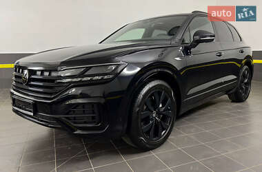Позашляховик / Кросовер Volkswagen Touareg 2022 в 
