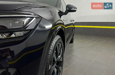 Позашляховик / Кросовер Volkswagen Touareg 2022 в 