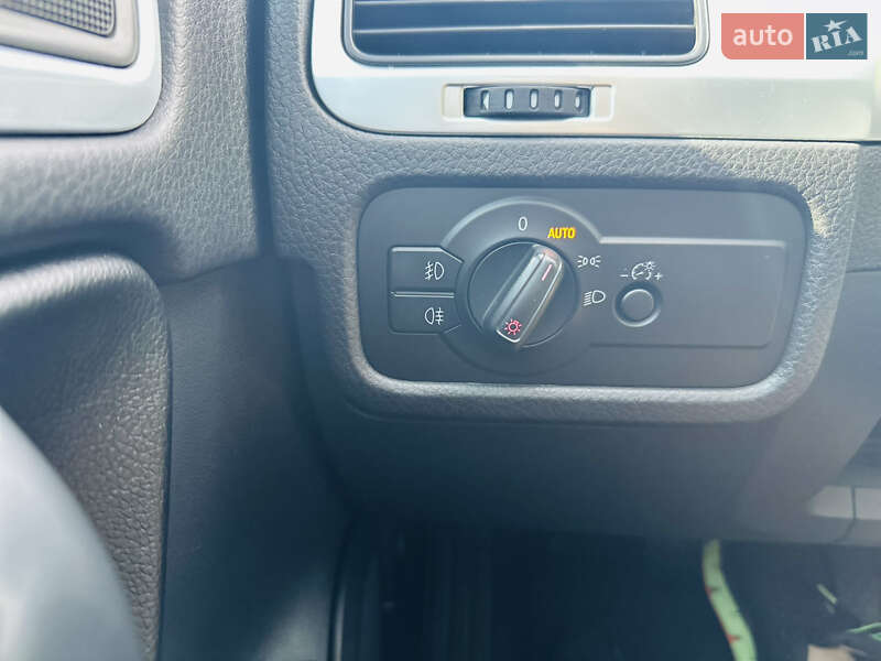 Внедорожник / Кроссовер Volkswagen Touareg 2011 в Тульчине