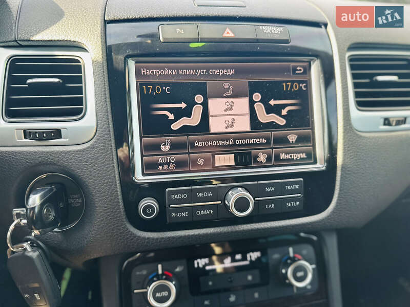 Внедорожник / Кроссовер Volkswagen Touareg 2011 в Тульчине