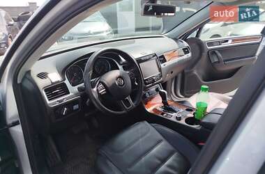 Внедорожник / Кроссовер Volkswagen Touareg 2013 в 
