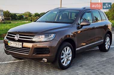 Внедорожник / Кроссовер Volkswagen Touareg 2012 в 