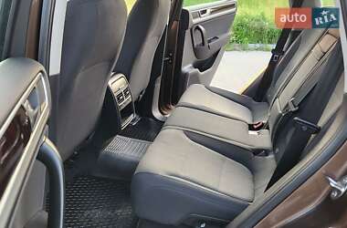 Внедорожник / Кроссовер Volkswagen Touareg 2012 в 