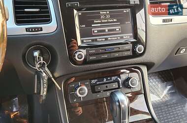 Внедорожник / Кроссовер Volkswagen Touareg 2012 в 