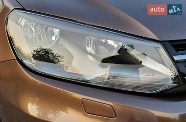 Внедорожник / Кроссовер Volkswagen Touareg 2012 в 