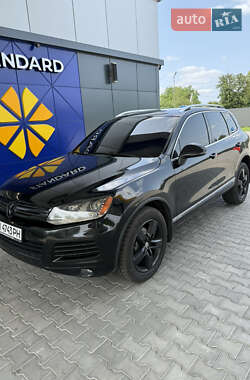 Внедорожник / Кроссовер Volkswagen Touareg 2012 в Миргороде