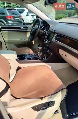 Позашляховик / Кросовер Volkswagen Touareg 2012 в  фото 45 Позашляховик / Кросовер Volkswagen Touareg 2012 в