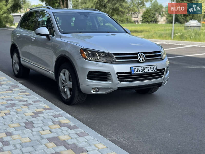 Внедорожник / Кроссовер Volkswagen Touareg 2010 в Чернигове