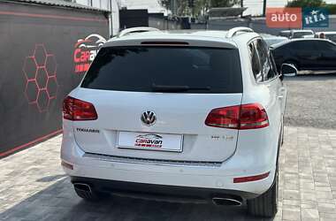 Позашляховик / Кросовер Volkswagen Touareg 2012 в 