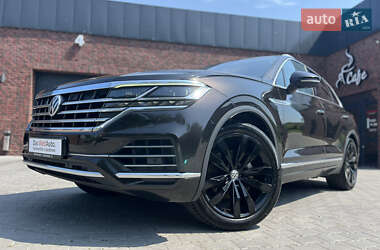 Внедорожник / Кроссовер Volkswagen Touareg 2018 в 