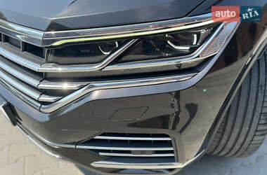 Внедорожник / Кроссовер Volkswagen Touareg 2018 в 