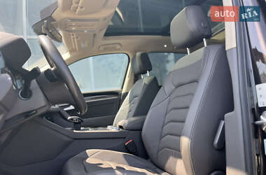 Внедорожник / Кроссовер Volkswagen Touareg 2018 в 