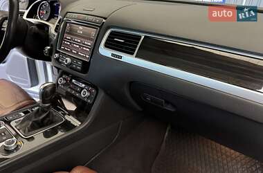 Внедорожник / Кроссовер Volkswagen Touareg 2018 в 