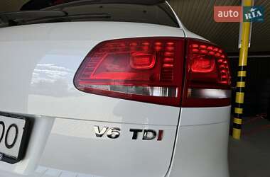 Внедорожник / Кроссовер Volkswagen Touareg 2018 в 