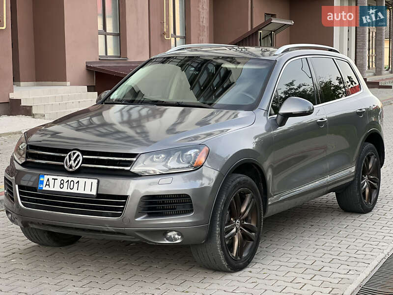 Позашляховик / Кросовер Volkswagen Touareg 2013 в Надвірній