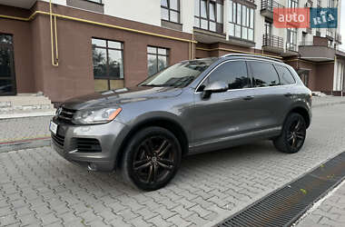 Внедорожник / Кроссовер Volkswagen Touareg 2013 в 
