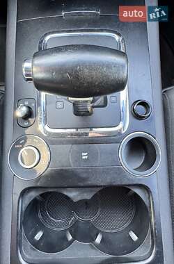 Внедорожник / Кроссовер Volkswagen Touareg 2007 в 