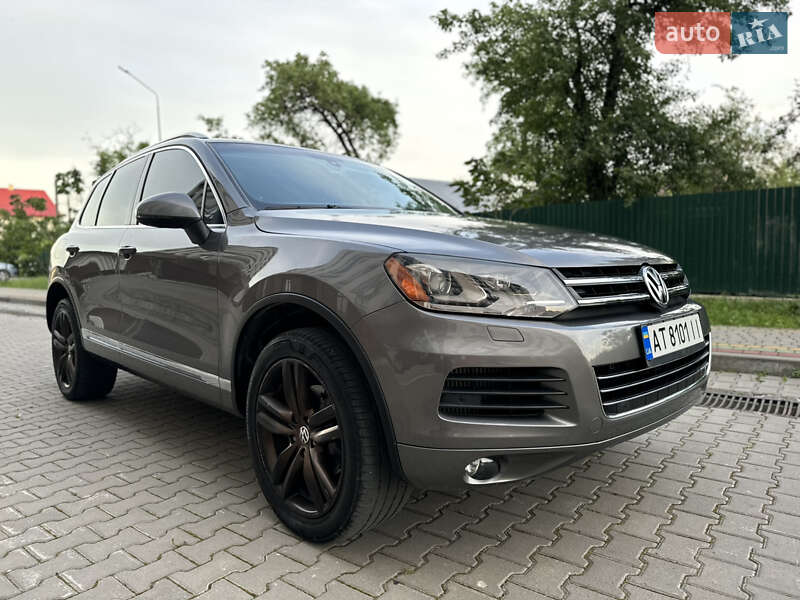 Внедорожник / Кроссовер Volkswagen Touareg 2013 в 