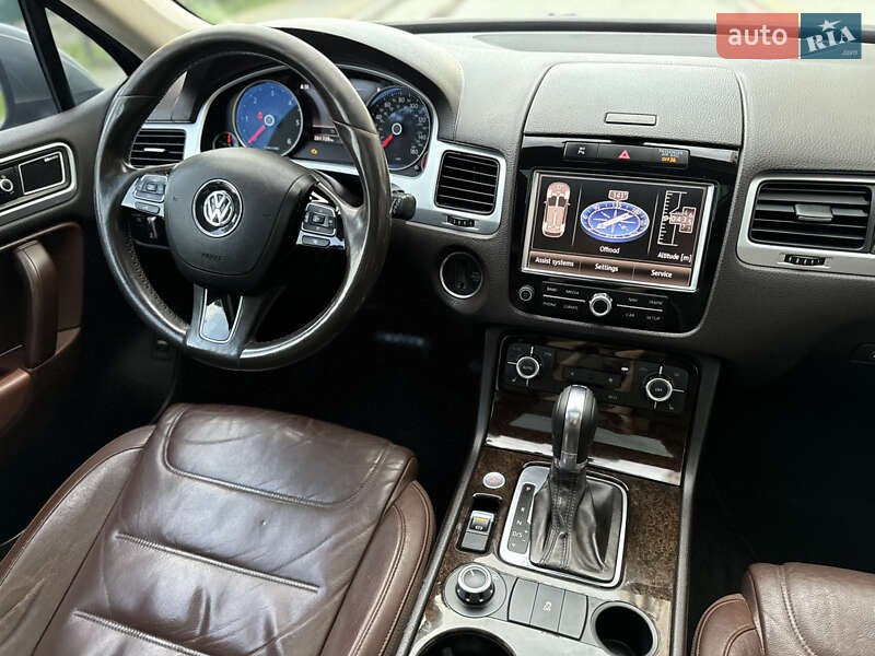 Позашляховик / Кросовер Volkswagen Touareg 2013 в Надвірній