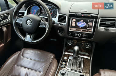 Внедорожник / Кроссовер Volkswagen Touareg 2013 в 