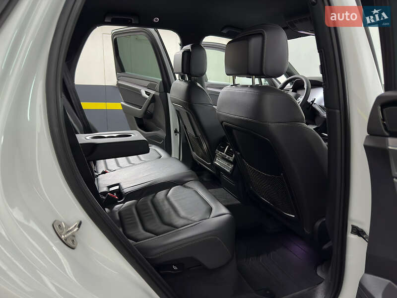 Внедорожник / Кроссовер Volkswagen Touareg 2021 в Казатине