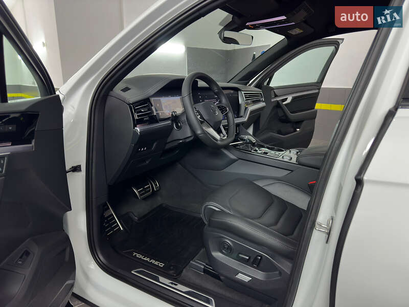 Внедорожник / Кроссовер Volkswagen Touareg 2021 в Казатине