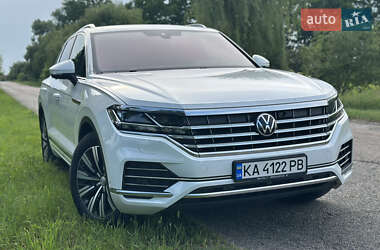 Позашляховик / Кросовер Volkswagen Touareg 2021 в Києві