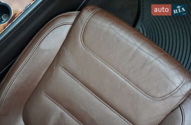 Позашляховик / Кросовер Volkswagen Touareg 2011 в 